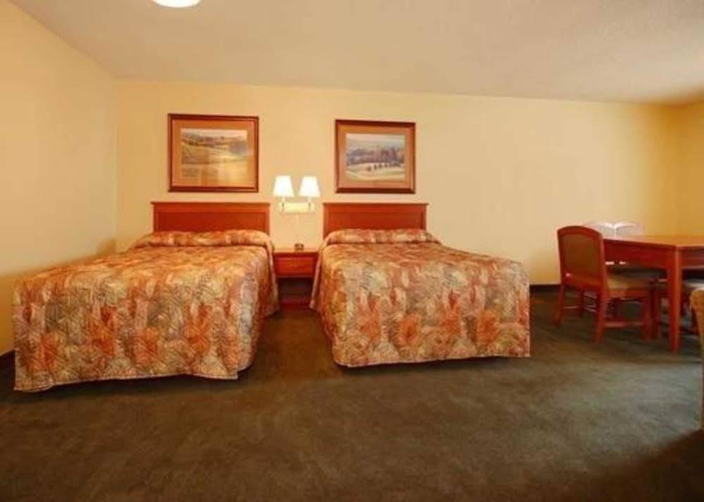 Econo Lodge Inn & Suites Kearney Exterior foto